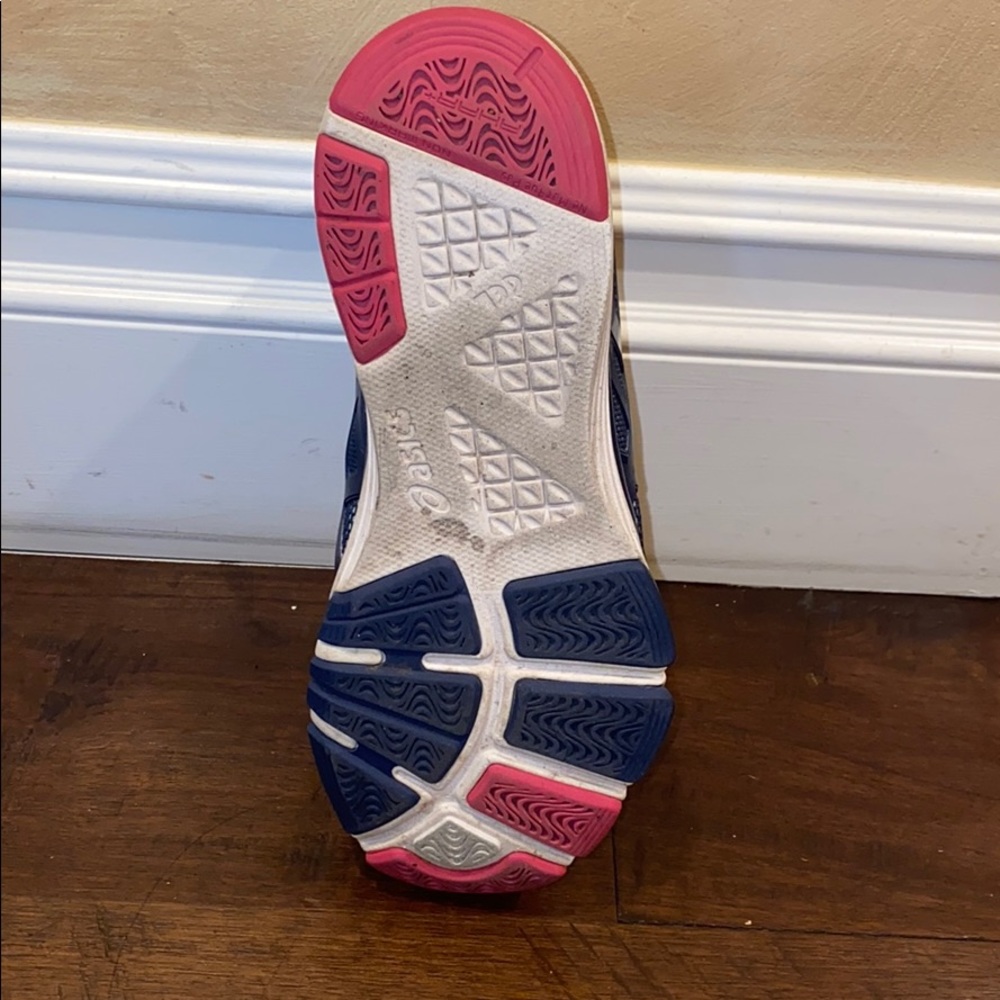 ASICS - Picture 3 of 5